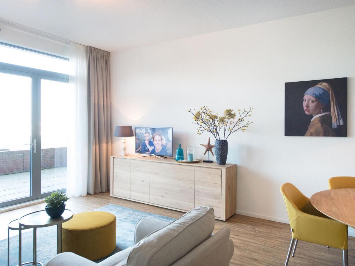 Modern In With Spacious Terrace